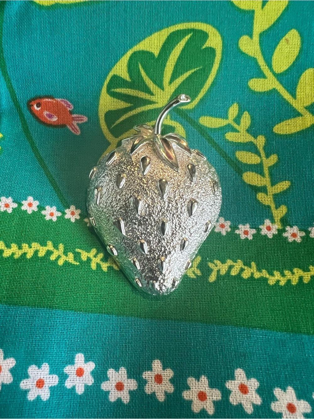 Sarah Coventry Silver Strawberry Vintage Brooch